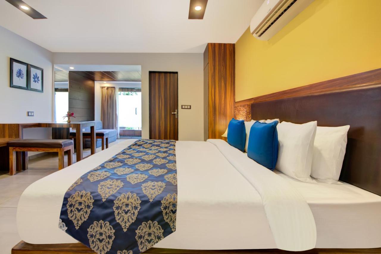 Club Mahindra Netrang Hotell Eksteriør bilde