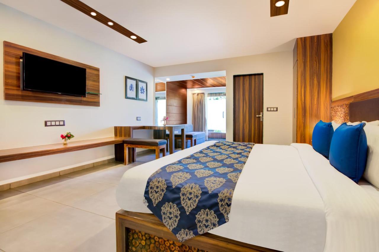 Club Mahindra Netrang Hotell Eksteriør bilde