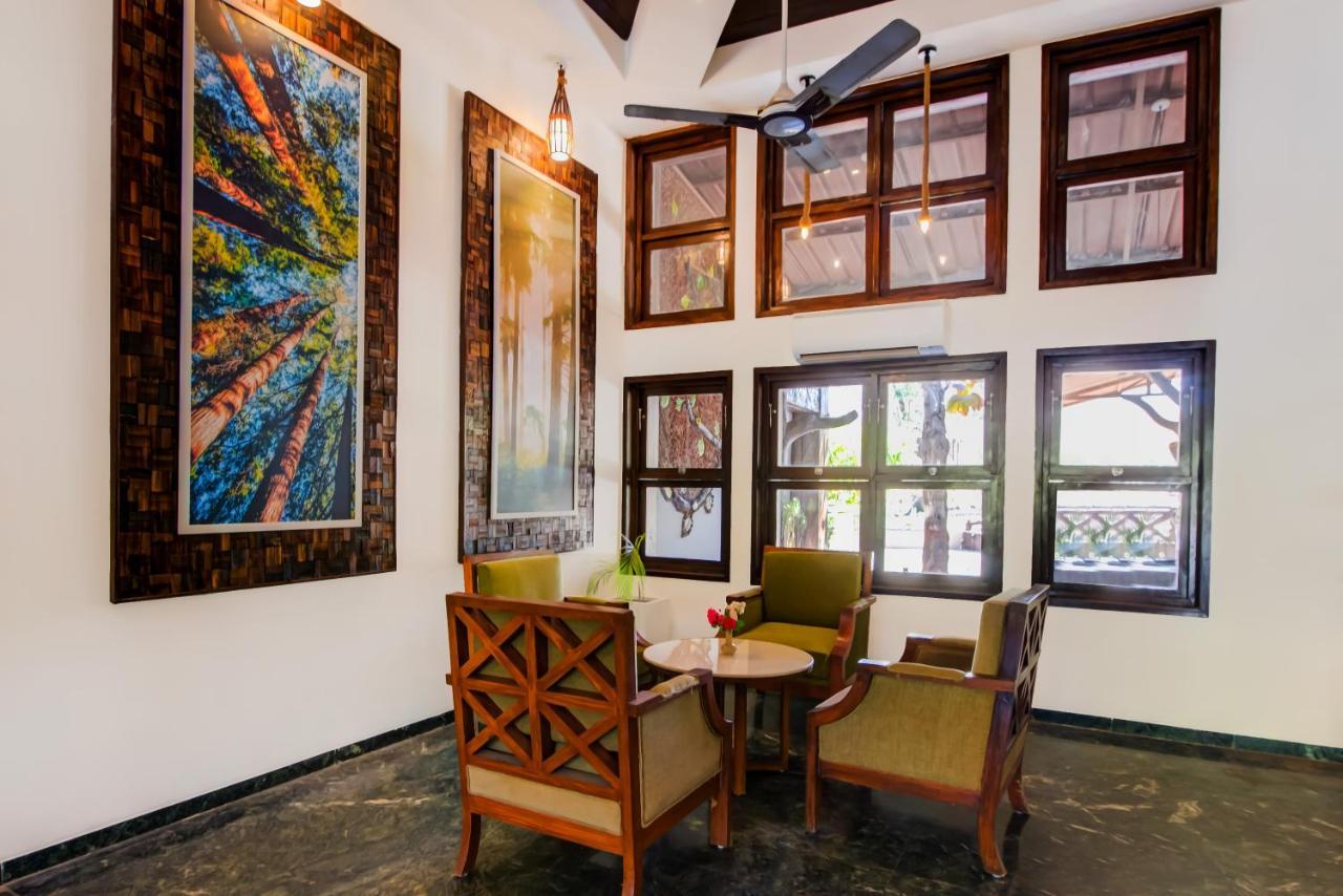 Club Mahindra Netrang Hotell Eksteriør bilde