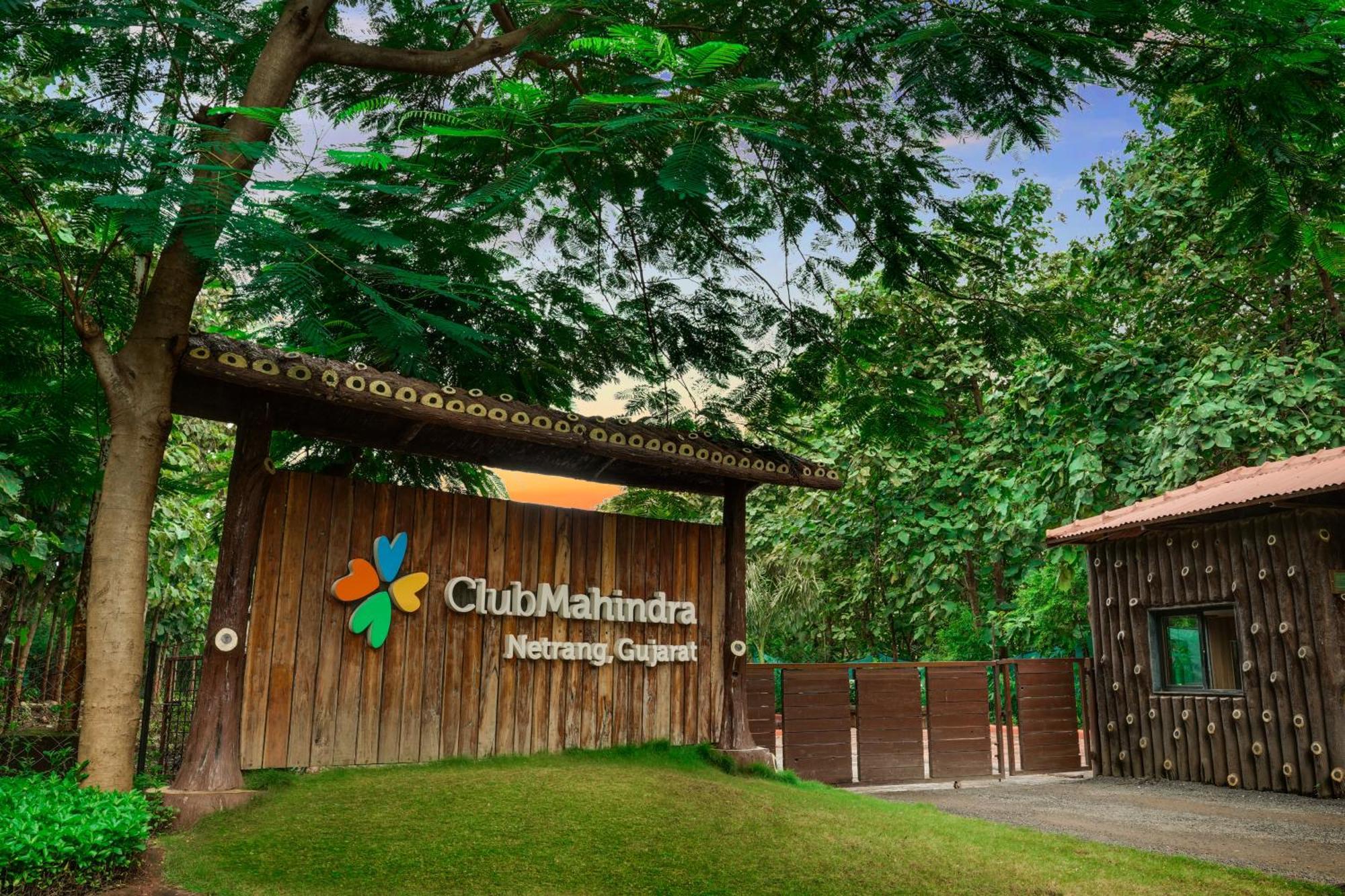 Club Mahindra Netrang Hotell Eksteriør bilde